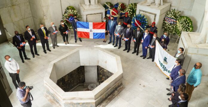 Honra a los padres de la Patria, en el mes de la Patria