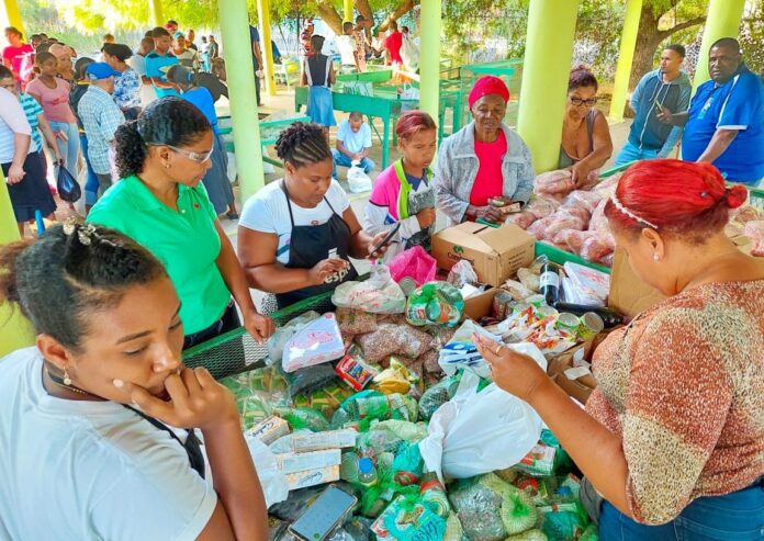 FOTOS-DE-VENTAS-DE-COMBOS-HABICHUELAS-CON-DULCE-EN-BARAHONA