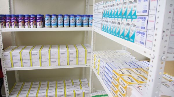 Editorial: El alto costo de los medicamentos en RD